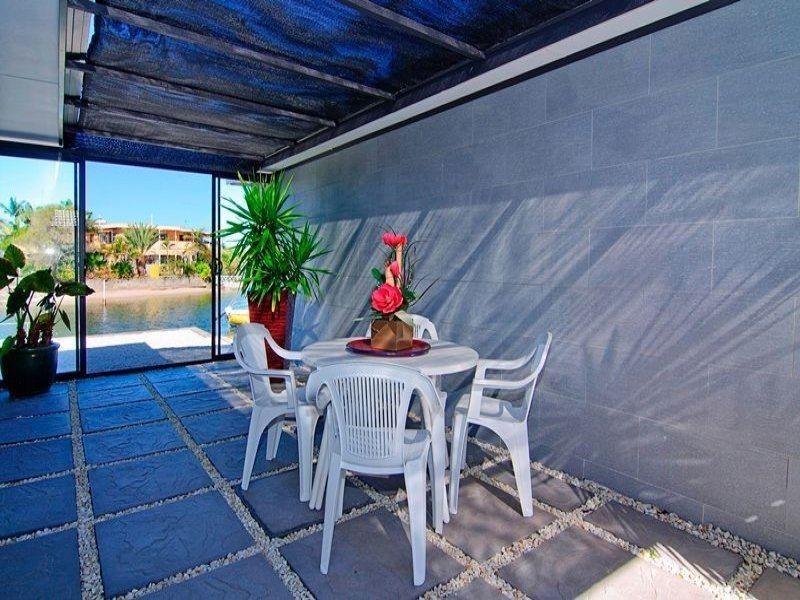 16 Dobell Ave, Paradise Point QLD 4216