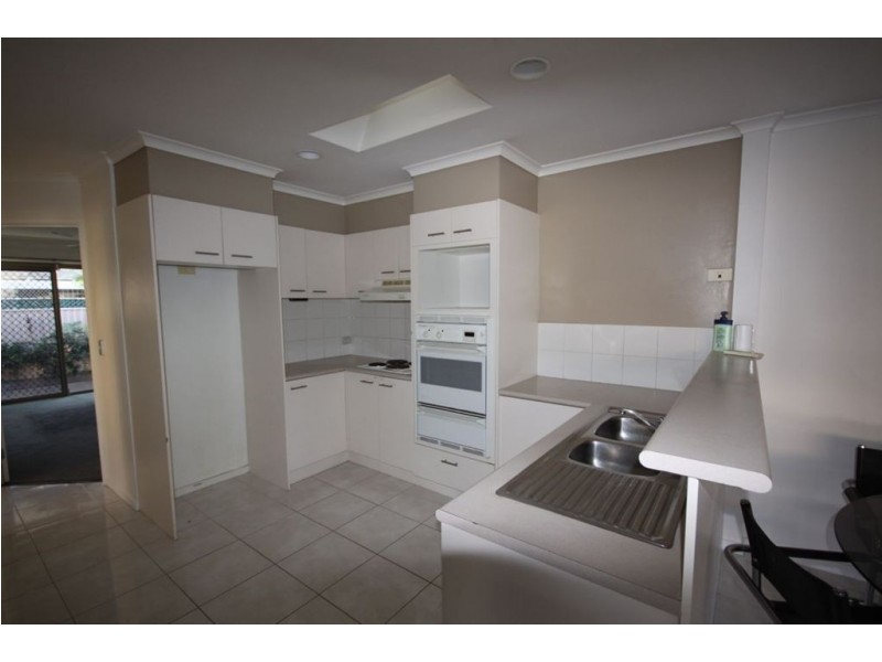 1/5 Cawthray Street, Biggera Waters QLD 4216