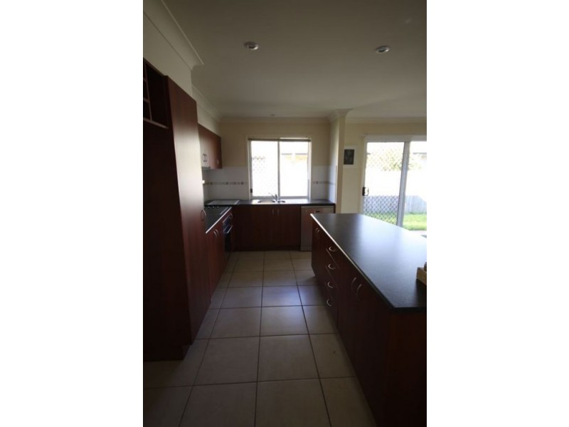 2/64 Halfway Drive, Ormeau QLD 4208