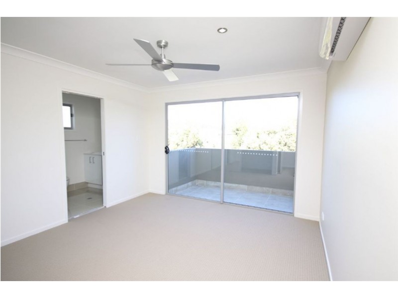 2/9 Maslin Chase, Pacific Pines QLD 4211