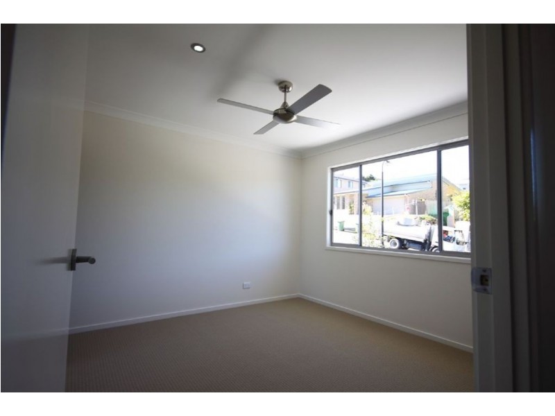 2/9 Maslin Chase, Pacific Pines QLD 4211