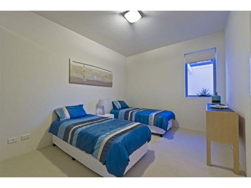 5/10 Imperial Parade, Labrador QLD 4215