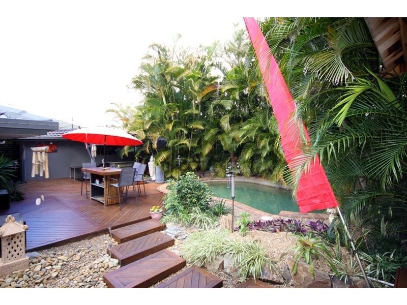42 Parkes Drive, Helensvale QLD 4212