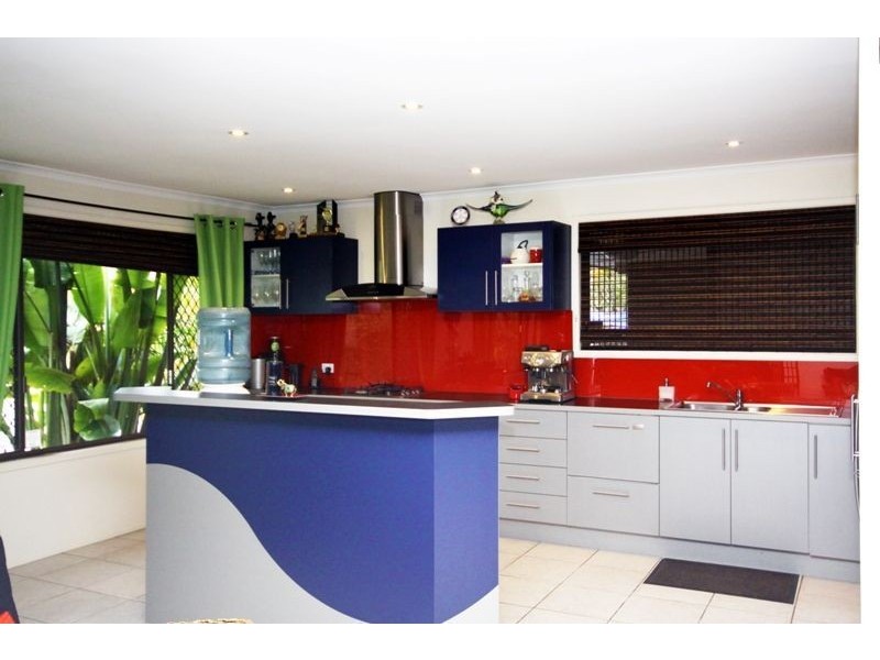 42 Parkes Drive, Helensvale QLD 4212