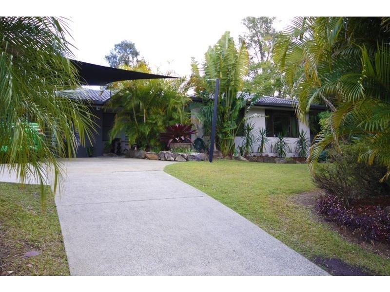 42 Parkes Drive, Helensvale QLD 4212