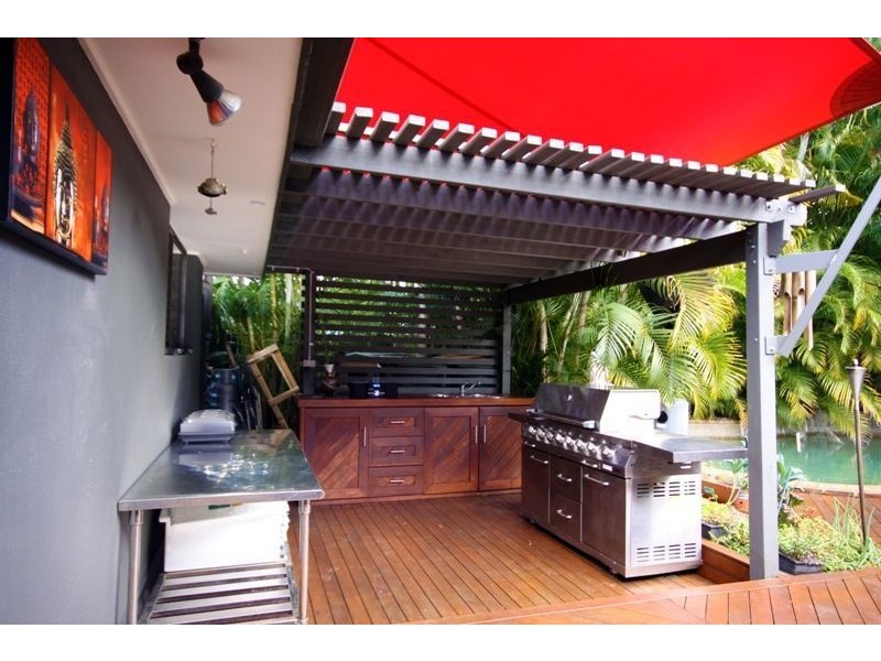 42 Parkes Drive, Helensvale QLD 4212