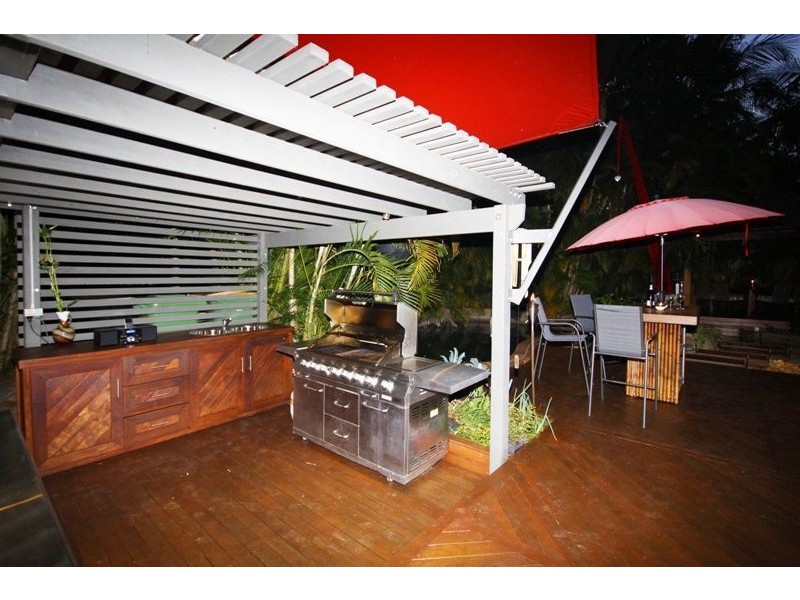 42 Parkes Drive, Helensvale QLD 4212