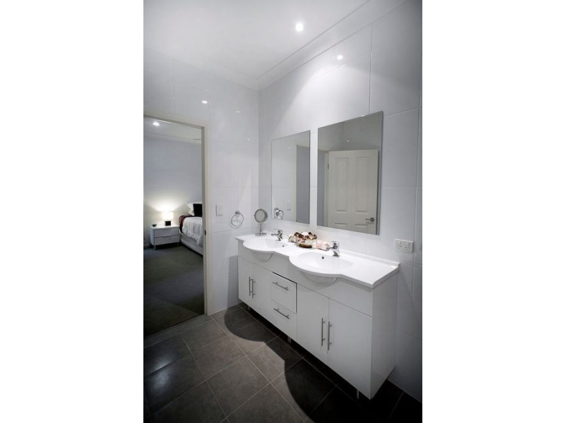 8 Meroo Place, Upper Coomera QLD 4209