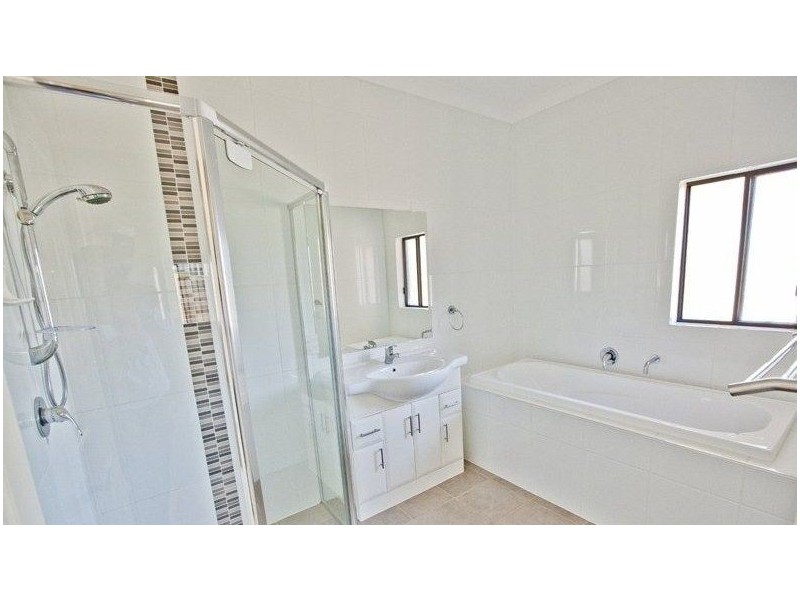 8 Meroo Place, Upper Coomera QLD 4209