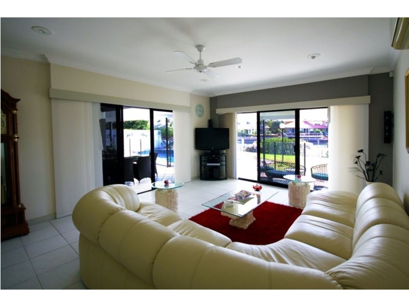 37 Sundance Way, Runaway Bay QLD 4216
