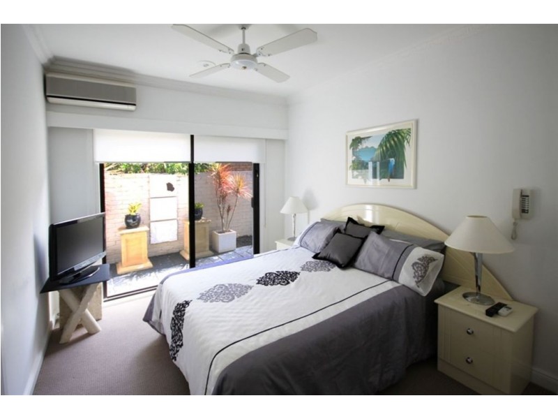 37 Sundance Way, Runaway Bay QLD 4216