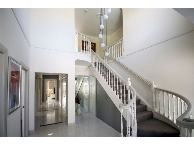 37 Sundance Way, Runaway Bay QLD 4216