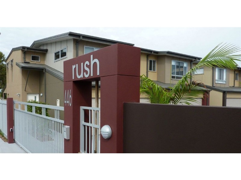 3/446 Pine Ridge Road, Coombabah QLD 4216