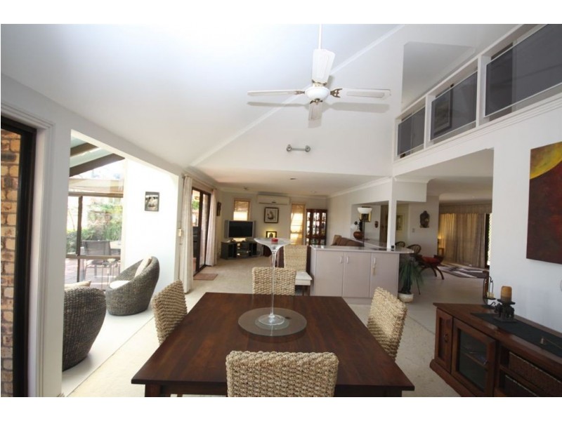 182 Morala Avenue, Runaway Bay QLD 4216