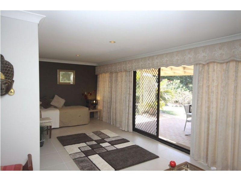 182 Morala Avenue, Runaway Bay QLD 4216