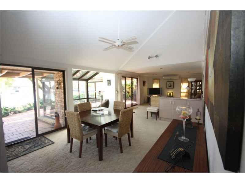 182 Morala Avenue, Runaway Bay QLD 4216