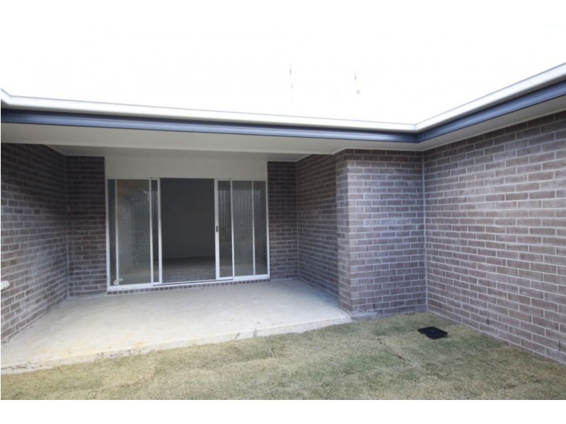 2 Jones St, Upper Coomera QLD 4209