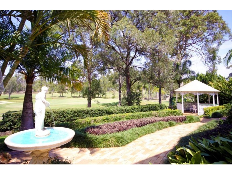 44 Ben Hogan Cr, Parkwood QLD 4214