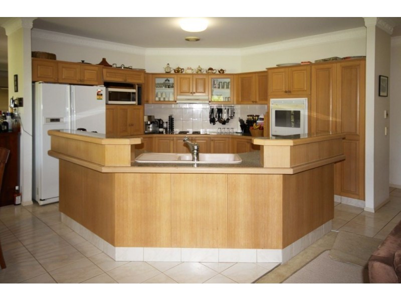 44 Ben Hogan Cr, Parkwood QLD 4214