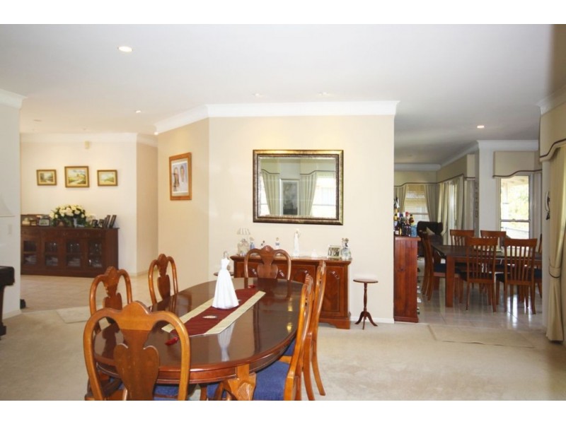 44 Ben Hogan Cr, Parkwood QLD 4214