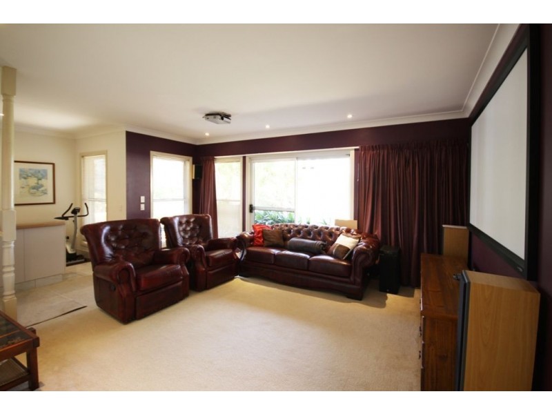 44 Ben Hogan Cr, Parkwood QLD 4214