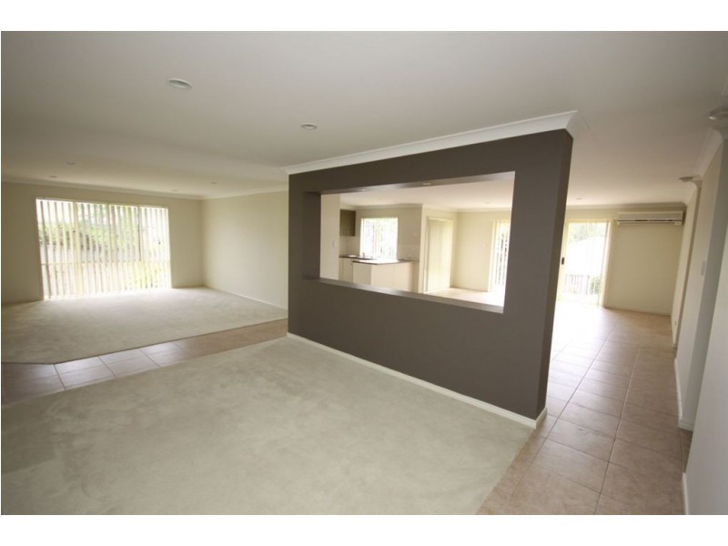 13 Seawind Road, Coomera QLD 4209