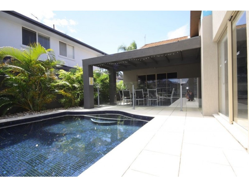 7 Sundance Way, Runaway Bay QLD 4216