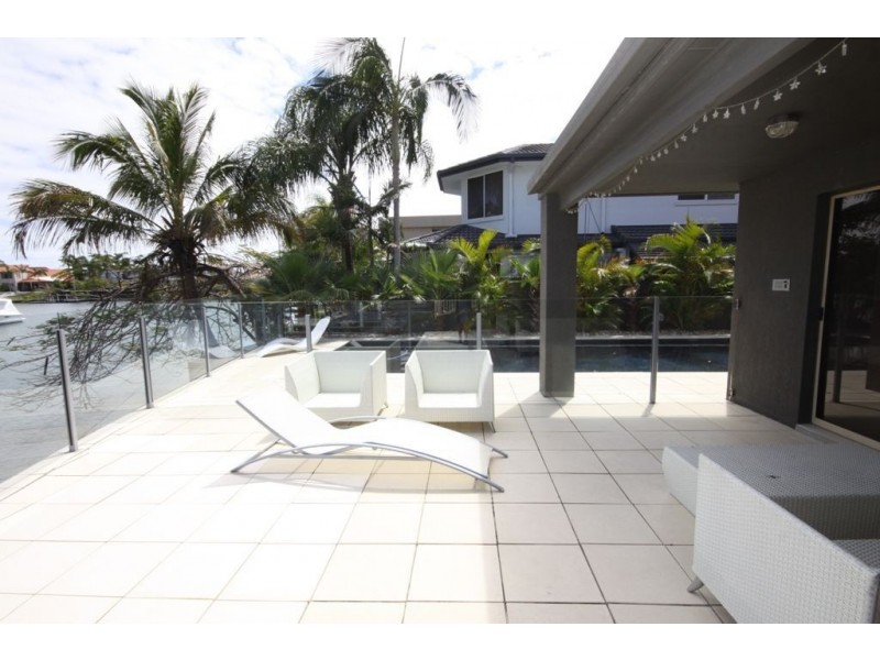 7 Sundance Way, Runaway Bay QLD 4216