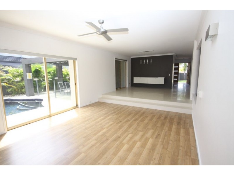 7 Sundance Way, Runaway Bay QLD 4216