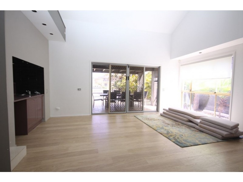 7 Sundance Way, Runaway Bay QLD 4216