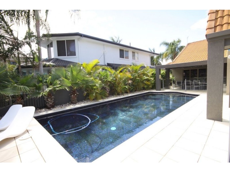 7 Sundance Way, Runaway Bay QLD 4216