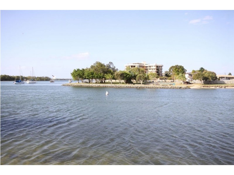 9 Lindsay Parade, Paradise Point QLD 4216