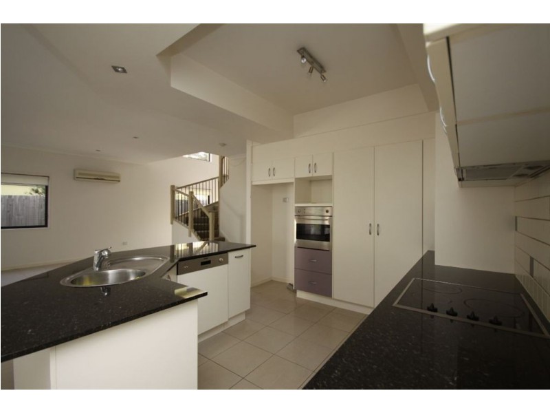 3/445 Pine Ridge Road, Runaway Bay QLD 4216