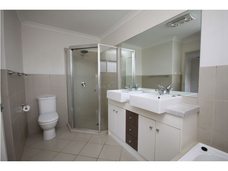 3/445 Pine Ridge Road, Runaway Bay QLD 4216