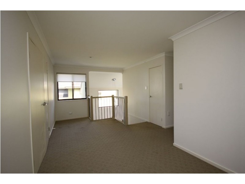 3/445 Pine Ridge Road, Runaway Bay QLD 4216