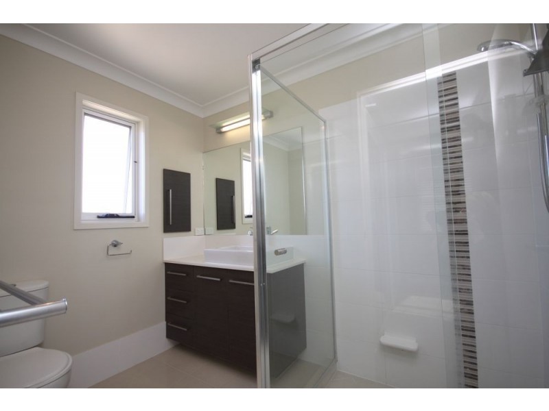 82b Compass Drive, Biggera Waters QLD 4216