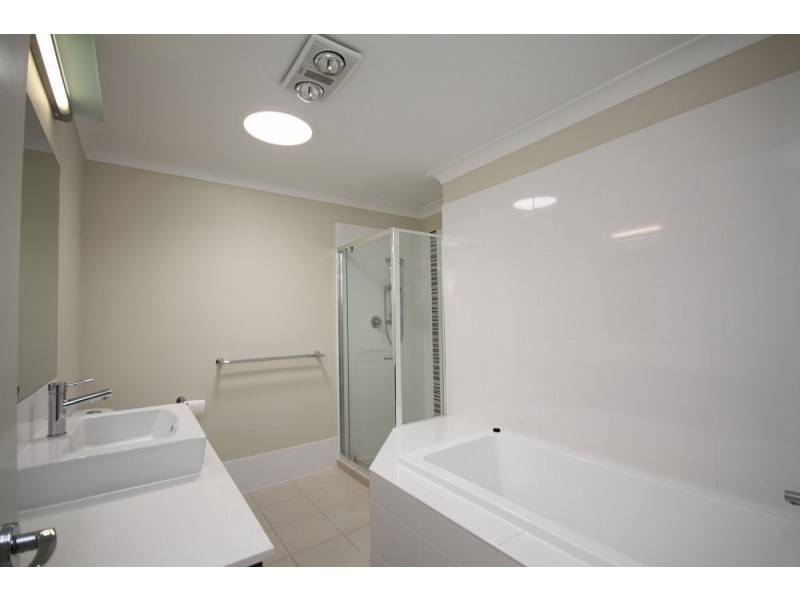 82b Compass Drive, Biggera Waters QLD 4216