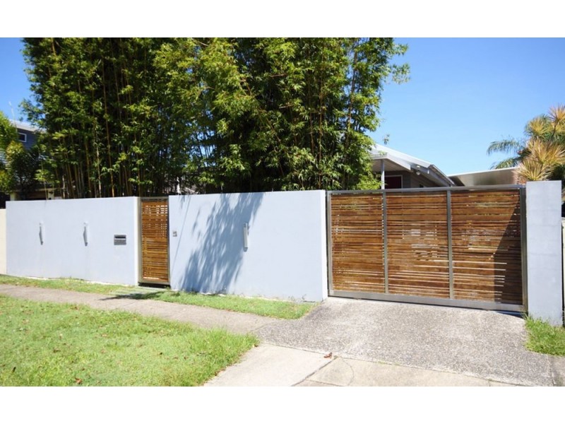 28 Vernon Ave, Labrador QLD 4215