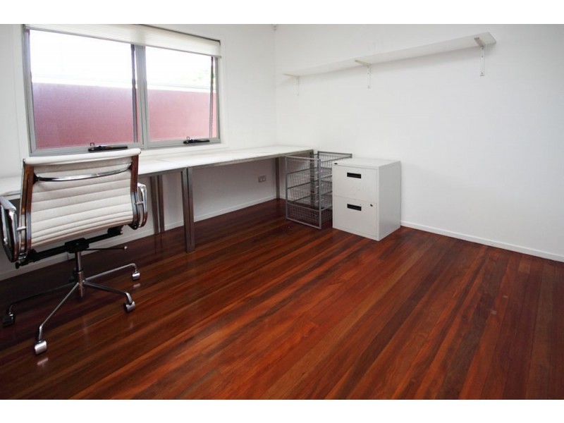 28 Vernon Ave, Labrador QLD 4215