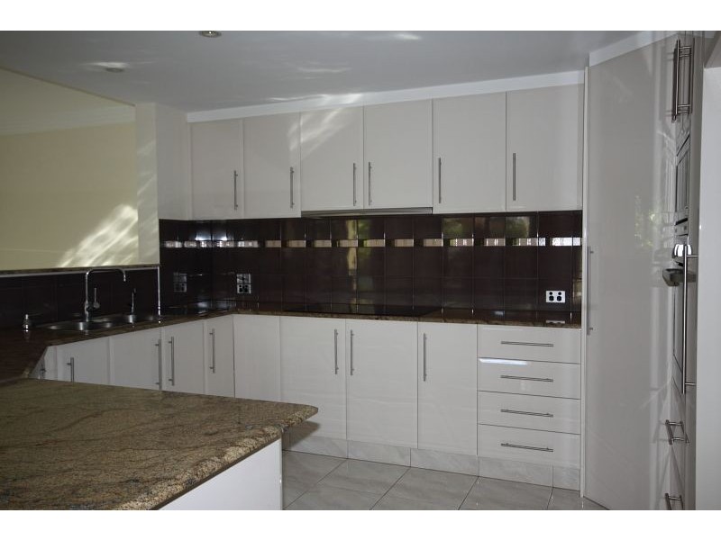 15 Lagos Crt, Coombabah QLD 4216