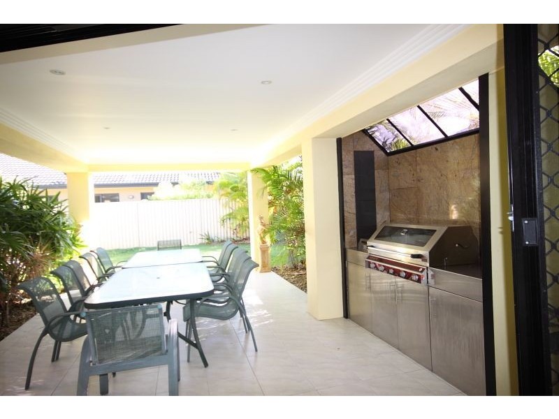 15 Lagos Crt, Coombabah QLD 4216