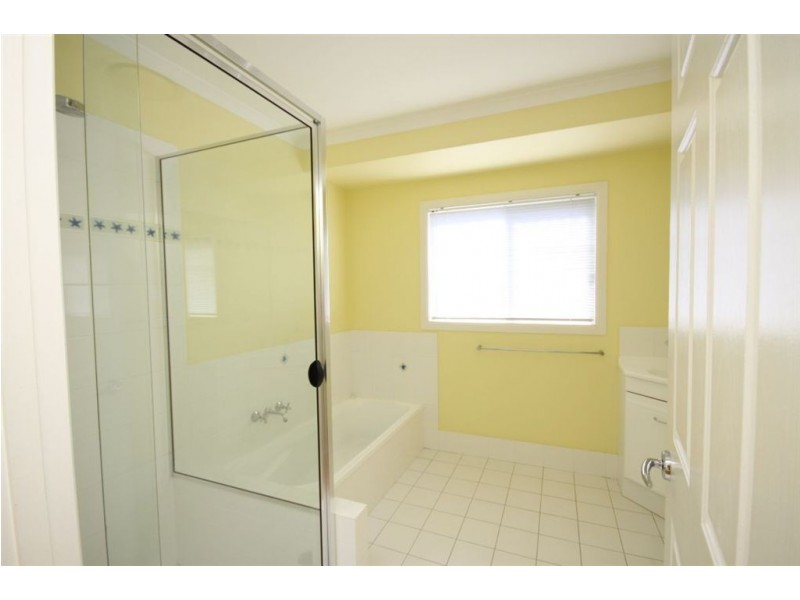 22 Mungala Street, Hope Island QLD 4212