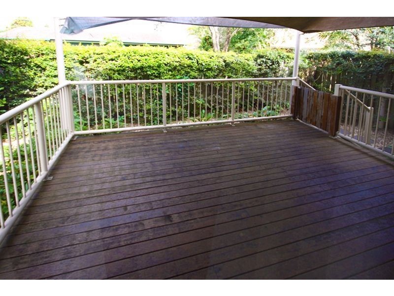 2/52 Bayview Street, Runaway Bay QLD 4216