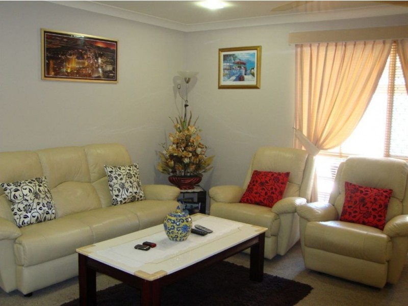 27 Numbat  Court West, Coombabah QLD 4216