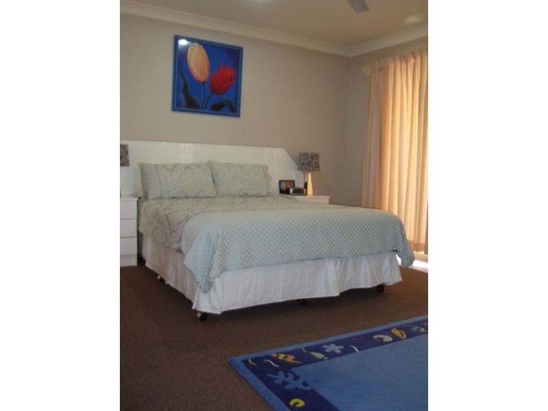 27 Numbat  Court West, Coombabah QLD 4216