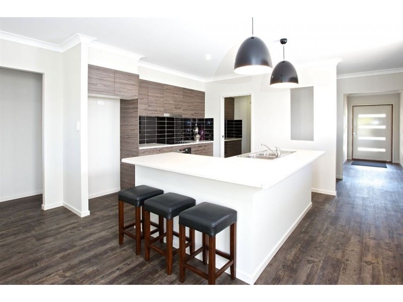 34 South Quay Drive, Biggera Waters QLD 4216