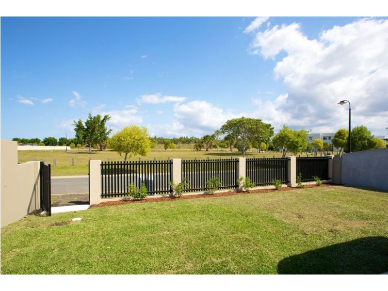 34 South Quay Drive, Biggera Waters QLD 4216