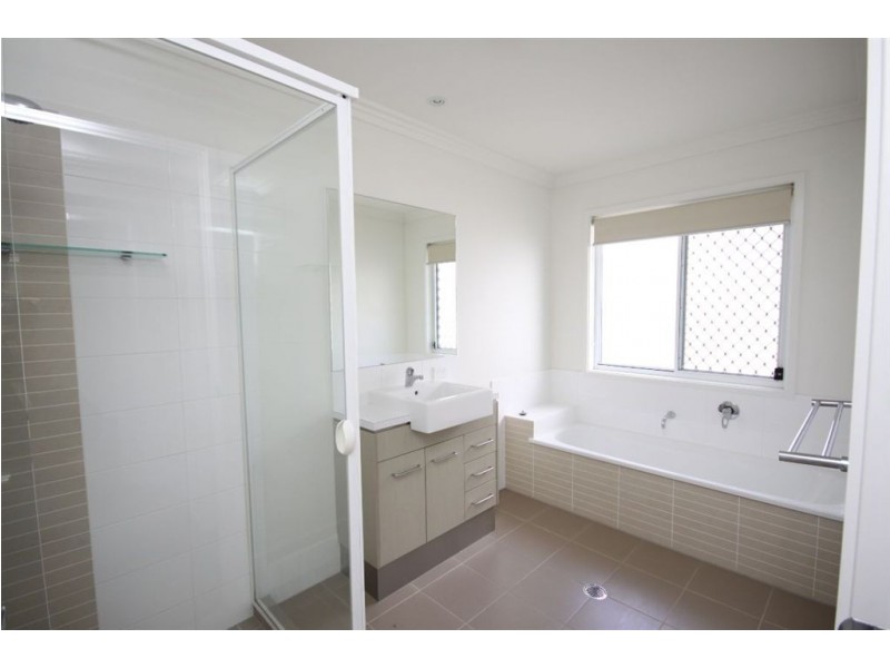 43 Lynbrook Avenue, Ormeau QLD 4208