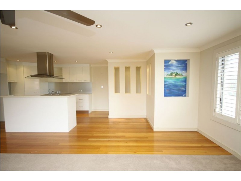 2/54 Markham Avenue, Runaway Bay QLD 4216