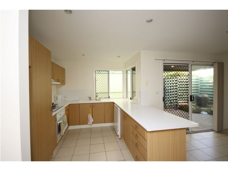 4 Buliti Street, Hope Island QLD 4212